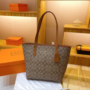 Large Capacity Shoulder Bag-Dark Brown