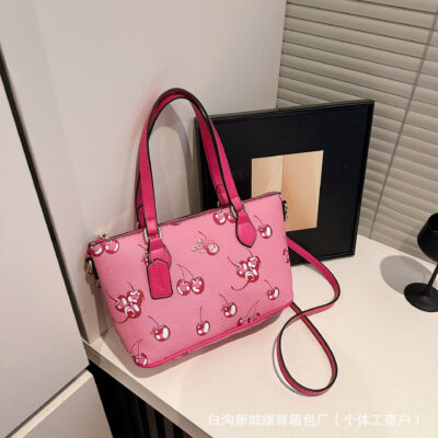O1CN01VOnABT1c3f8pp6DHY_!!6000000003545-0-cib Retro Print Shoulder Bag-Rose Pink Cherry