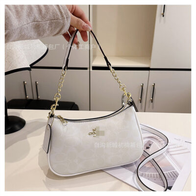 O1CN01XdtrD01Gha8uCr9Wh_!!6000000000654-0-cib Casual Trendy Small Square Bag-White